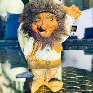 Happy Winking Hitchhiking Nyform Hobo Troll ~ Whimsical